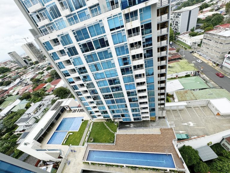 2-bedroom-apartment-for-sale-in-torre-los-yoses-Barrio-Escalante-costa-rica-2-scaled.jpg