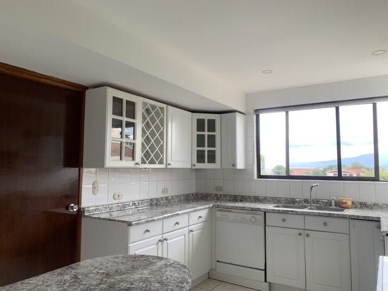 Cocina-penthouse-en-venta-4-dormitorios-escazu-scaled.jpg