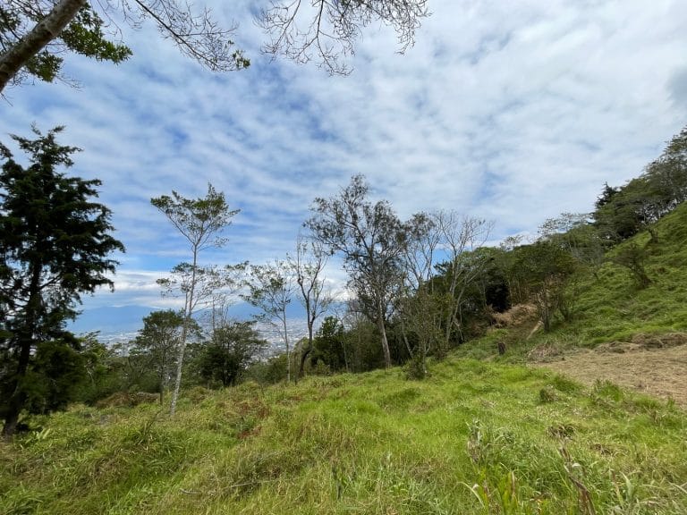 Lote-en-venta-San-Antonio-de-Escazu-espectacular-vista-al-valle-central-5.jpeg