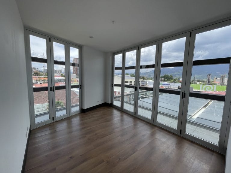 apartamento-en-alquiler-y-venta-en-via-74-nunciatura-rohrmoser-apartment-for-sale-and-rent-5-scaled.jpeg