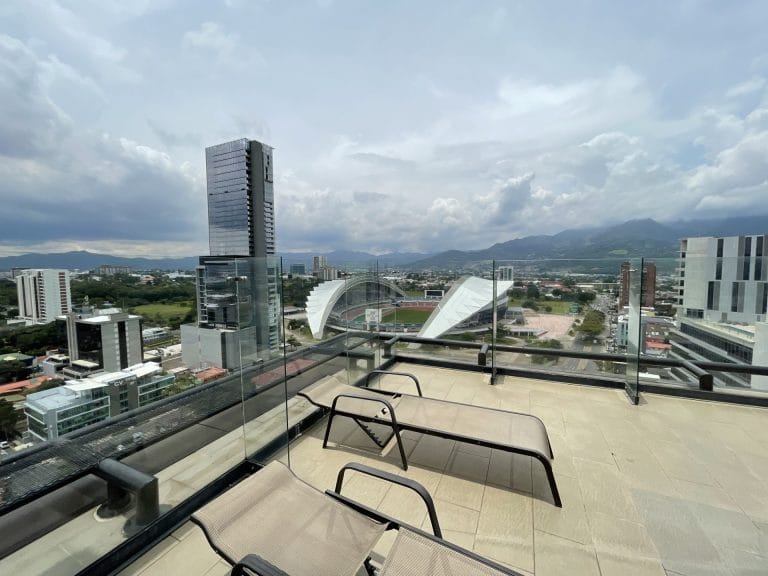 apartamento-en-venta-en-torre-rohrmoser-sabana-costa-rica-7-scaled.jpeg