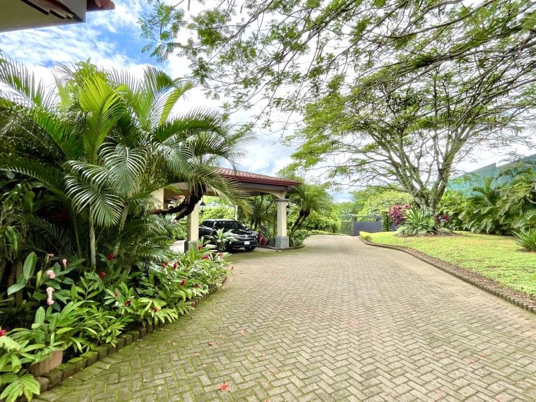 casa 5 dormitorios en venta uso comercial en ciudad colon santa ana 8