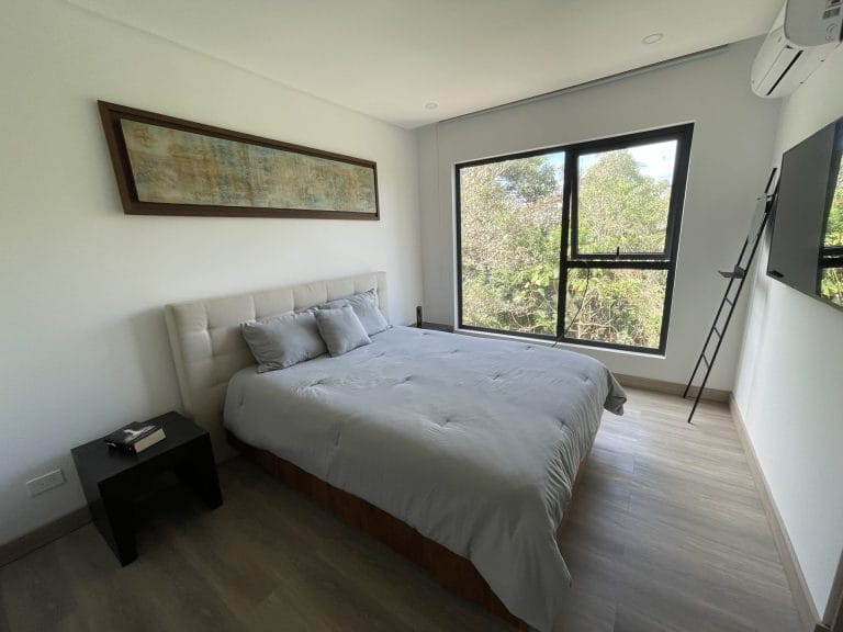 casa-contemporanea-en-venta-en-condominio-hom-en-santa-ana-costa-rica-5-scaled.jpeg