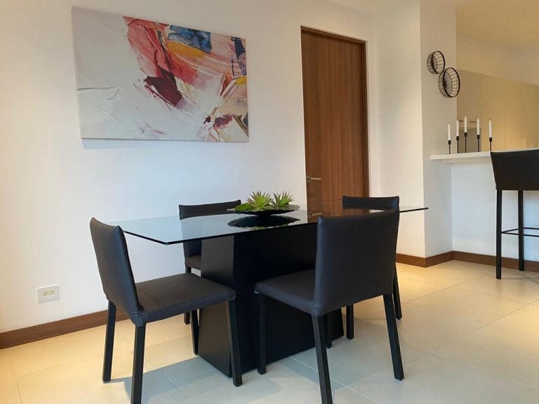 comedor-apartamento-en-Distrito-4-para-alquiler-completamente-amueblado.jpeg