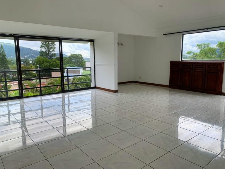 comedor-sala-apartamento-en-venta-en-Escazu-scaled.jpg