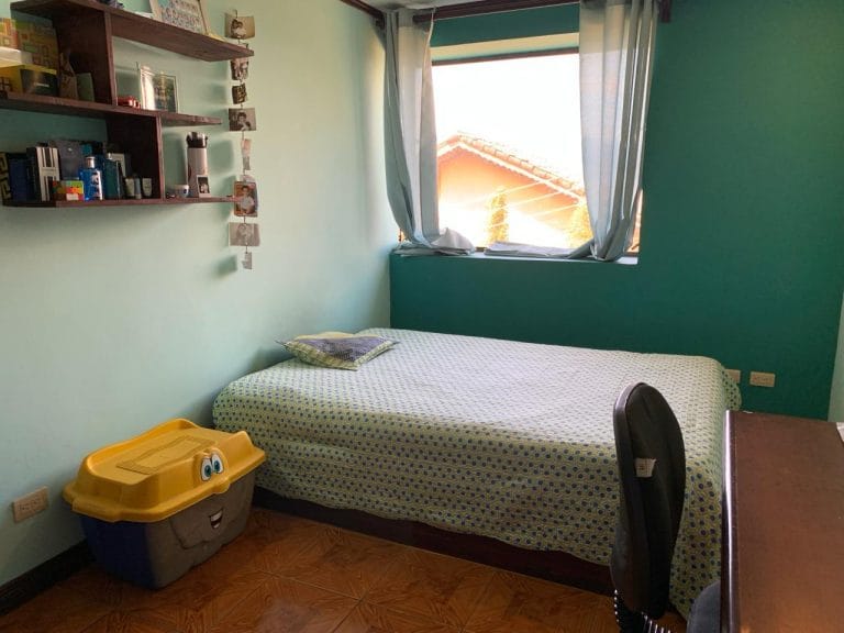 cuarto-3-casa-independiente-esquinera-en-venta-en-Escazu.jpeg.jpeg