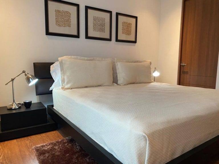 dormitorio-principal-apartamento-en-Distrito-4-para-alquiler-completamente-amueblado.jpeg