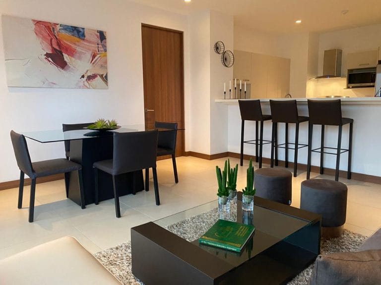 sala-comedor-apartamento-en-Distrito-4-para-alquiler-completamente-amueblado.jpeg