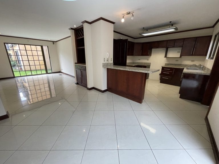 townhouse-en-alquiler-en-escazu-for-rent-1-scaled.jpeg