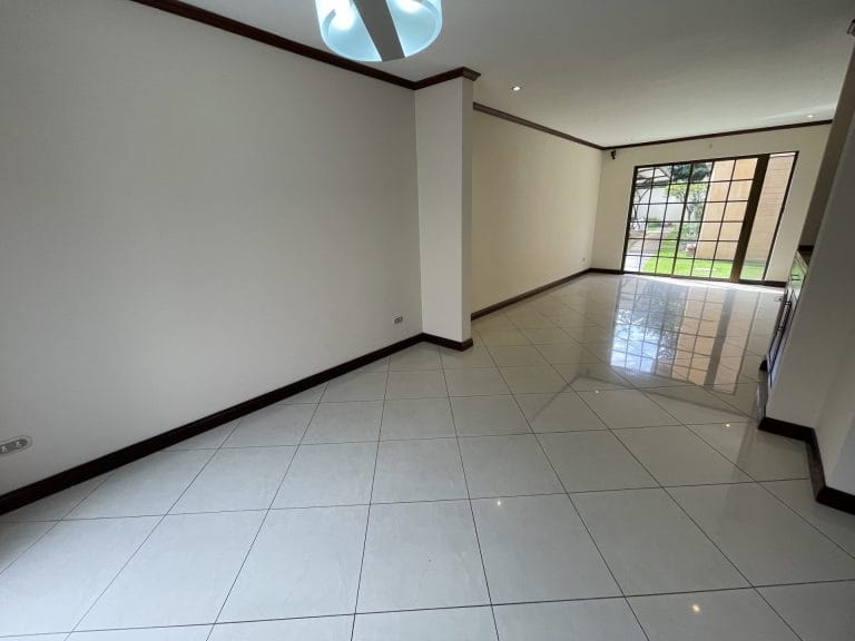 townhouse-en-alquiler-en-escazu-for-rent-3-scaled.jpeg