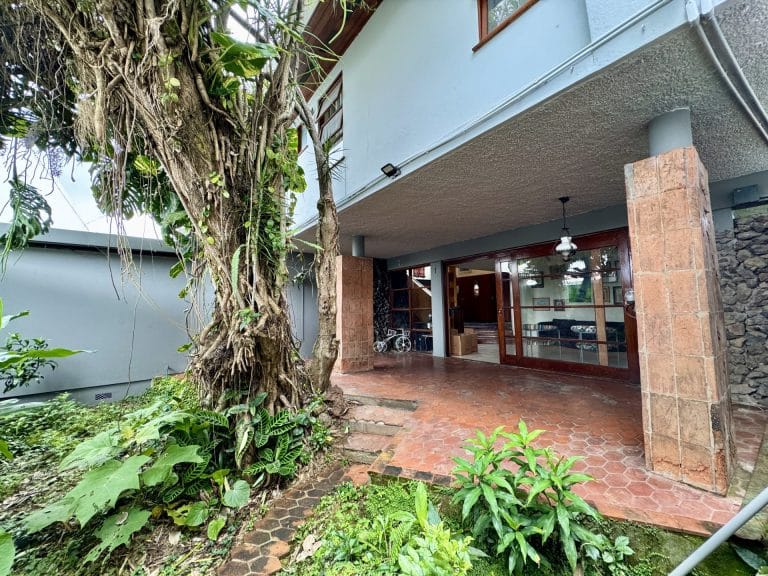 casa para remodelar en venta en Los Yoses San Pedro