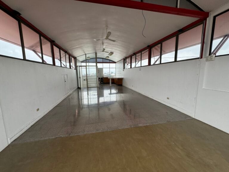 oficentro en venta en desamparados costa rica 1a