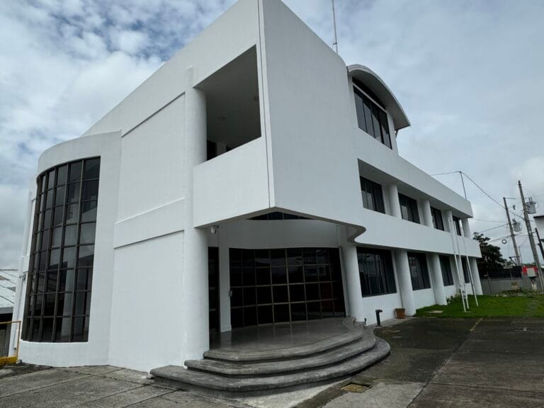 oficentro en venta en desamparados costa rica 1a