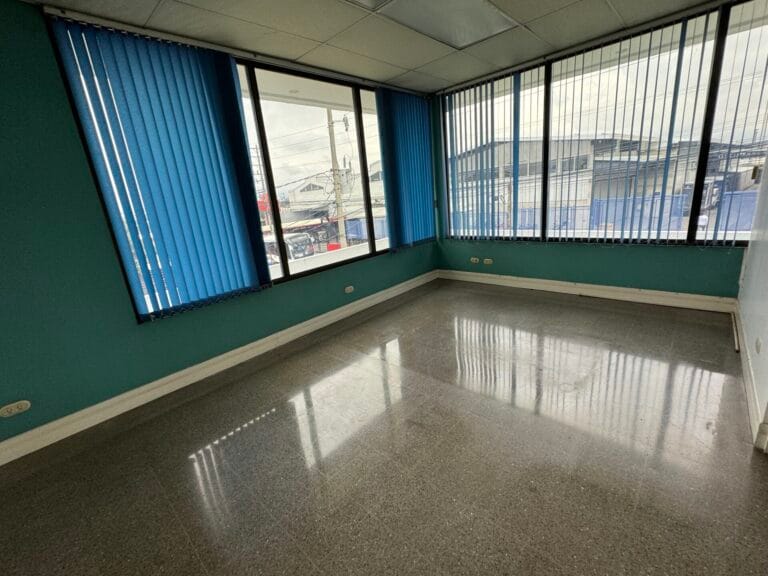 oficentro en venta en desamparados costa rica 1a