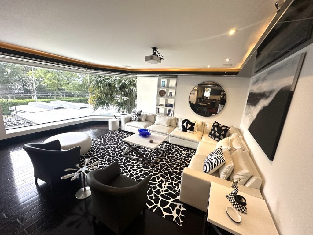 Apartamento de 3 dormitorios totalmente renovado con excelente ubicacion