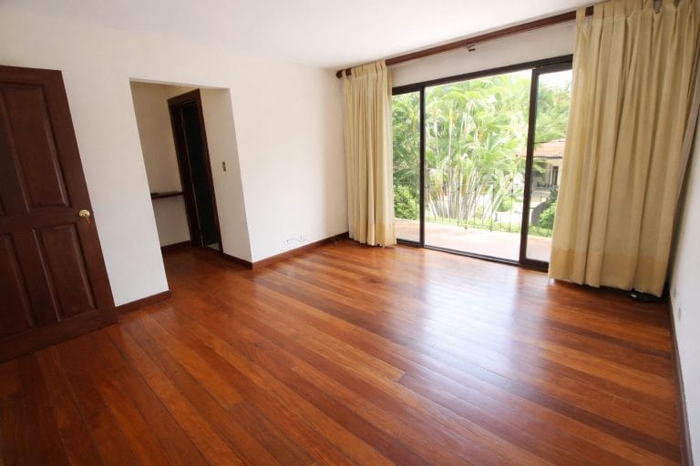 17500285-4F23-424E-A6BF-3DE73F747214