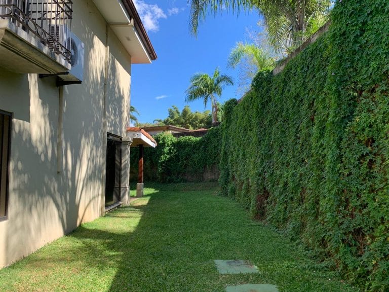 6914f730-53b0-40fa-9c38-8c14a5802094