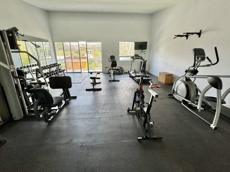 Apartamento 2 dormitorios en venta en San Rafael Escazú condominio Adria