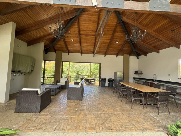 casa 4 dormitorios en alquiler villa malibu guachipelin escazu 14