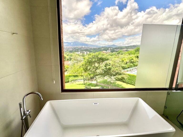 apartamento de lujo en venta y alquiler en Condominio Monteplata escazu 3 dormitorios 1