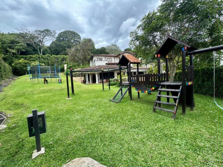 casa 4 dormitorios en venta jaboncillos escazu 1