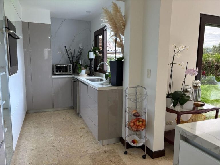 casa 4 dormitorios en venta jaboncillos escazu 1