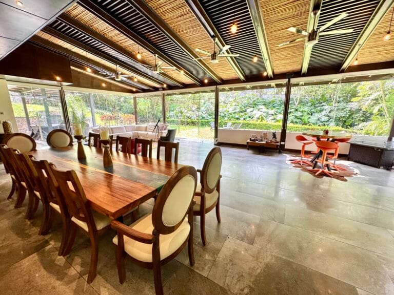 casa de 1 piso 6 dormitorios en venta salitral santa ana costa rica