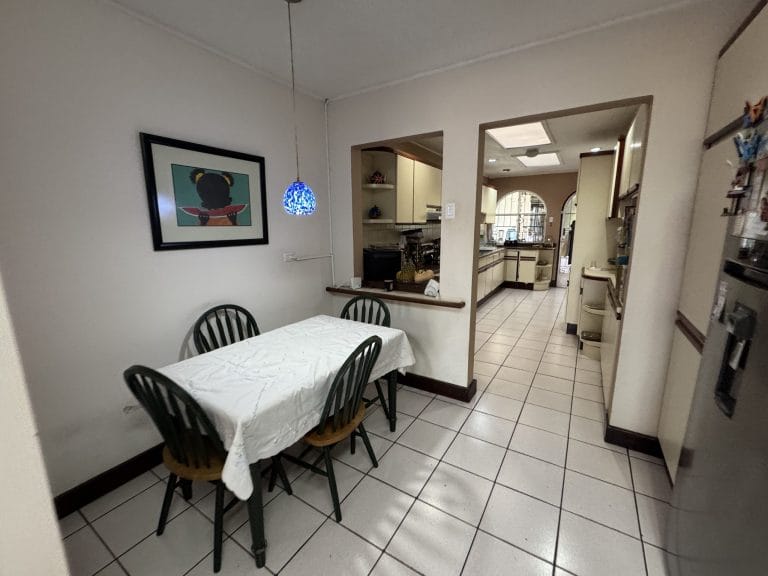 Casa-independiente-4-dormitorios-en-venta-san-antonio-escazu-costa-rica-11-scaled.jpg