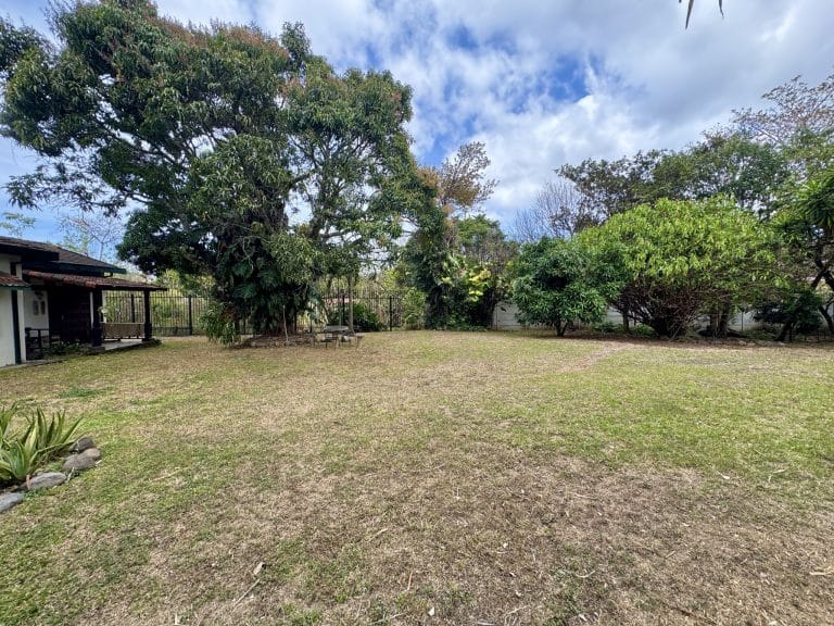 Casa-independiente-4-dormitorios-en-venta-san-antonio-escazu-costa-rica-7-scaled.jpg