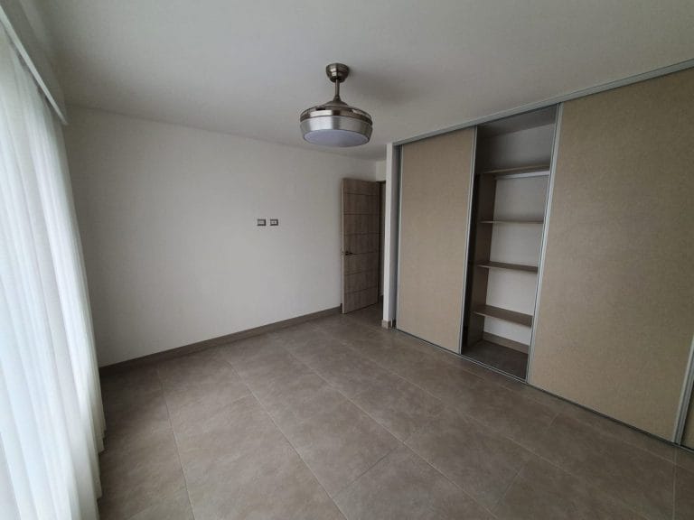 Dormitorio-Source-Living-Guachipelin-scaled.jpeg