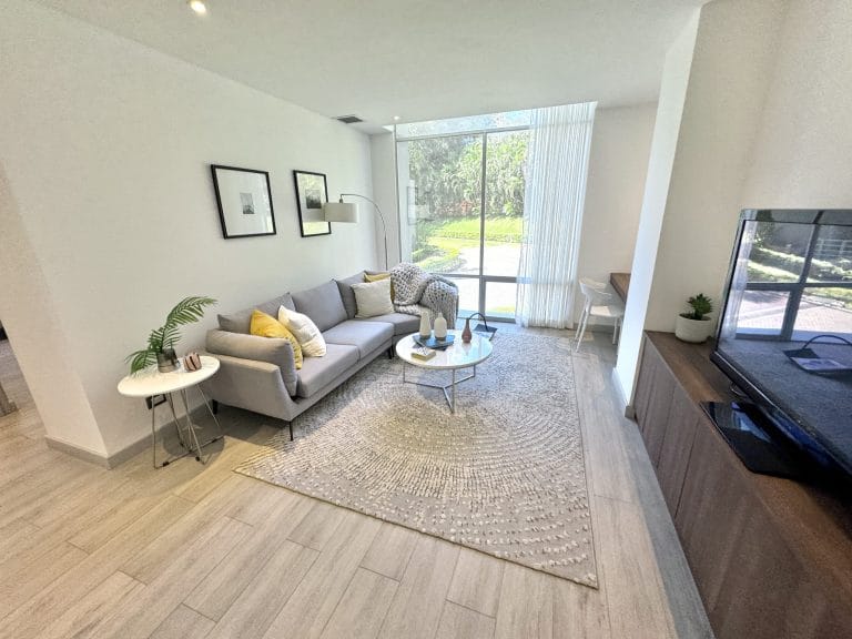 apartamento-3-dormitorios-en-alquiler-en-los-laureles-san-rafael-escazu-costa-rica-3-bedroom-apartment-for-rent-11-scaled.jpg