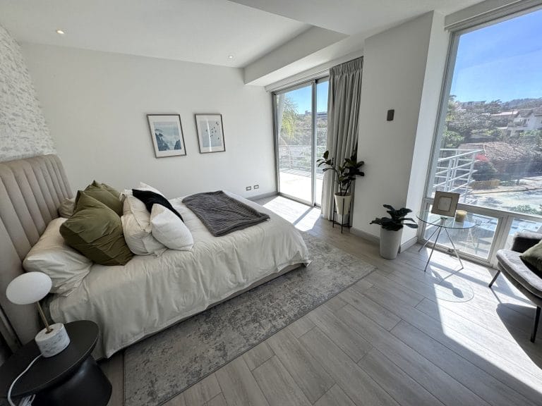 apartamento-3-dormitorios-en-alquiler-en-los-laureles-san-rafael-escazu-costa-rica-3-bedroom-apartment-for-rent-5-scaled.jpg