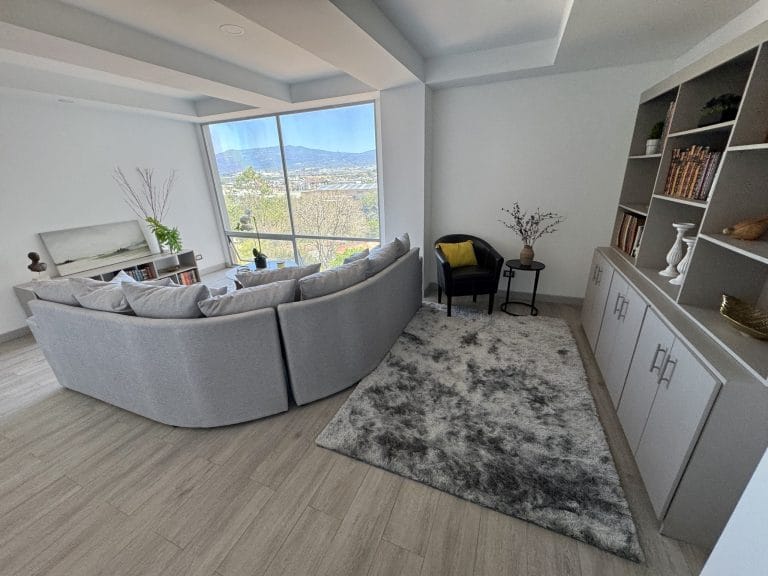 apartamento-3-dormitorios-en-alquiler-en-los-laureles-san-rafael-escazu-costa-rica-3-bedroom-apartment-for-rent-6-1-scaled.jpg