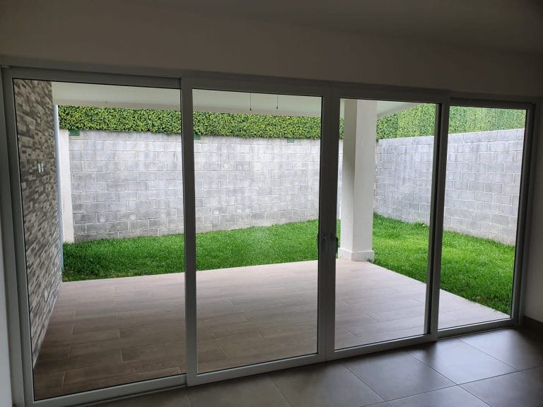 jardin-Source-Living-Guachipelin-scaled.jpeg